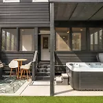 Sophisticated Sanctuary Hot Tub Outdoor Haven Holiday home