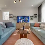 Private Roof Deck - Game - Broadway In 10 Holiday home *