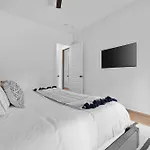 Holiday home The Waylon - Newly Redesigned, Rooftop With Sauna *