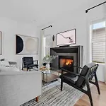 Holiday home The Waylon - Newly Redesigned, Rooftop With Sauna *