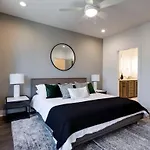 West End Dream-private Balcony-6 Mins To Broadway