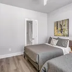 Spacious Nash For 12 Near Broadway Holiday home