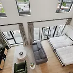 Beverly Nash Downtown, Incredible Skyline Views, Walk To Broadway! Holiday home