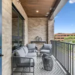 The Smokeshow On Music Row Near Broadway In Downtown Nashville- Pool, Gym, Patio * Nashville