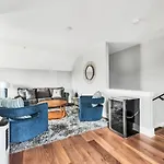 Luxury And Spacious With Private Garage And Fire Pit Holiday home Nashville