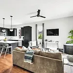 Luxury And Spacious With Private Garage And Fire Pit Nashville