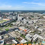 Beverly Nash Downtown, Incredible Skyline Views, Walk To Broadway!