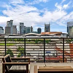 Beverly Nash Downtown, Incredible Skyline Views, Walk To Broadway! * Nashville