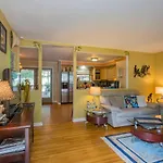 The Place Between The Lakes 4 Bedrooms 4 Beds *