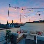 Ultimate Rooftop Double Games Bbq Skyline Views Holiday home