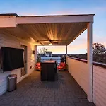 Ultimate Rooftop Double Games Bbq Skyline Views * Nashville