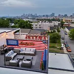 Ultimate Rooftop Double Games Bbq Skyline Views Holiday home