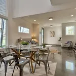 Songbird Ab Holiday home *