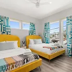 Beautiful 3bd With 2 Story Rooftop For Holiday home