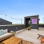 Holiday home Beautiful 3bd With 2 Story Rooftop For