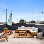 Beautiful 3bd With 2 Story Rooftop For Nashville
