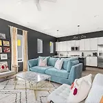 Holiday home Beautiful 3bd With 2 Story Rooftop For *