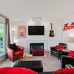 Heart Of Downtown/Walk To Broadway & The Action/Bars/Music Venues/Honky Tonks!