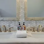 Bougie Squirrel Glam Pad * Nashville