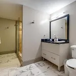 Charming For 4 In Family Dt Walk To Broadway Holiday home