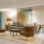 Apartment Retreat For 4 Near Dt Walk To Broadway Nashville