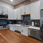 Trendy Close To Nissan Stadium Holiday home Nashville