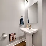 Beaus Oasis - 3 Miles To Dtwn Holiday home Nashville