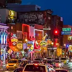 Music Row Retreat With Pool And Free Parking, Walk To Bars!