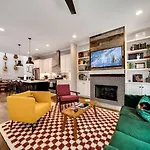 Beaus Oasis - 3 Miles To Dtwn Holiday home Nashville