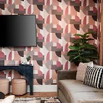 Structure At 8Th Argyle Elite Nash Vacation Spot