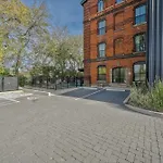 Luxe Loft With Speakeasy Parking And 2 Mi To Broadway