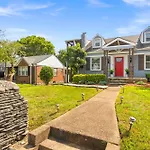 Cozy Bungalow Close To Opry & Downtown Large Deck