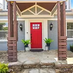 Cozy Bungalow Close To Opry & Downtown Large Deck