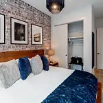 Holiday home Trendy Close To Nissan Stadium *