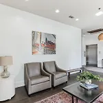 1 Bdr Loft Centrally Located In West End * Nashville