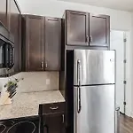 Holiday home 1 Bdr Loft Centrally Located In West End *