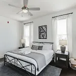 1 Bdr Loft Centrally Located In West End Holiday home Nashville