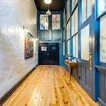 Studio Retreat For 4 Near Dt Walk To Broadway