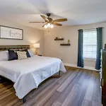 Centrally Located Cozy Pet Friendly
