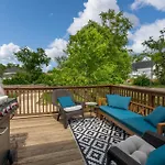 Centrally Located Cozy Pet Friendly Holiday home