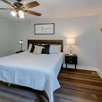 Centrally Located Cozy Pet Friendly Holiday home *