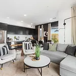 Riverview With Garage And Balcony And Walk Downtown Holiday home *