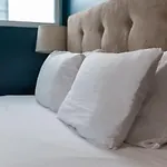 Apartment Modern Getaway Near Vandy Nashville