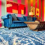 Holiday home Dolly's Yacht Club - Cozy Retreat Near Broadway *
