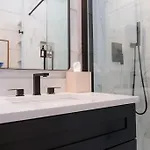 Luxury Retreat Sauna, Hot Tub And Fire Pit Holiday home
