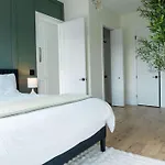 Holiday home Luxury Retreat Sauna, Hot Tub And Fire Pit *