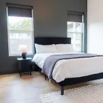 Luxury Retreat Sauna, Hot Tub And Fire Pit Holiday home *