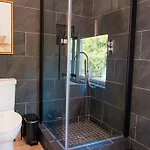 Luxury Retreat Sauna, Hot Tub And Fire Pit Holiday home Nashville