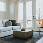 Storybook - Perfect For Couples And Solo Travelers