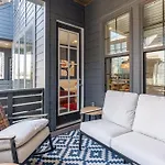 Beech Cove-Private Patio-In 12 South District